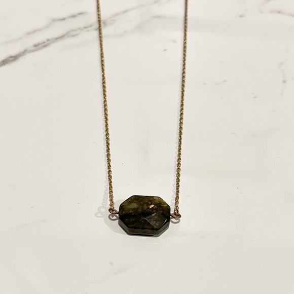 Stone necklace - Picture 2 of 5